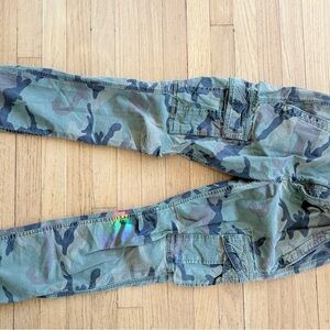 GAP Green Camouflage Cargo Pants Size 28, leg 30